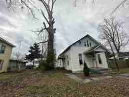 featured image of 227 N Hickory St