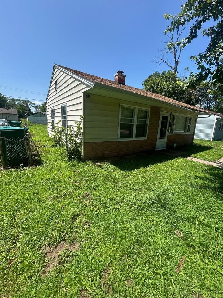 12 Agnes Dr - Photo 2 of 20