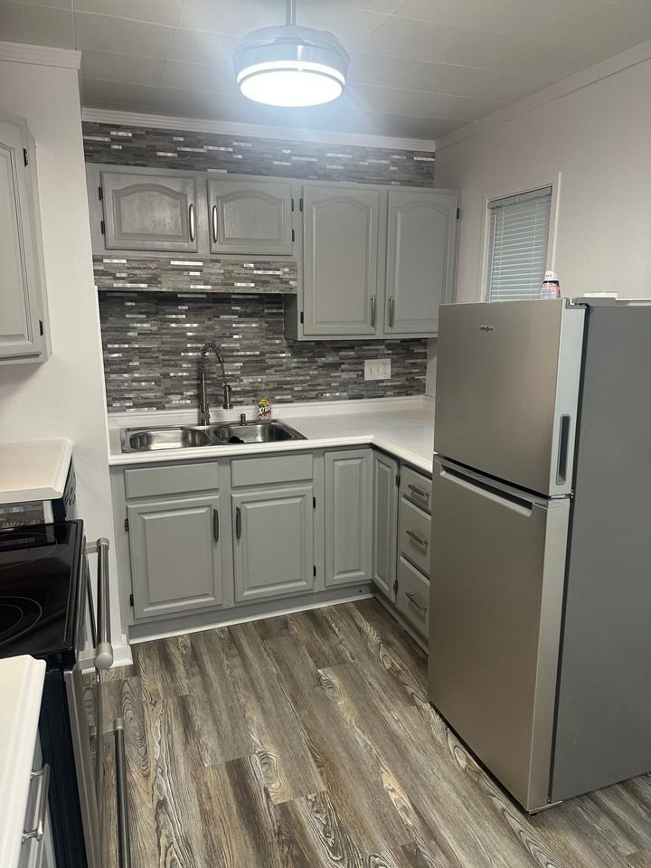 137 Saint Dorothy Dr - Photo 4 of 18