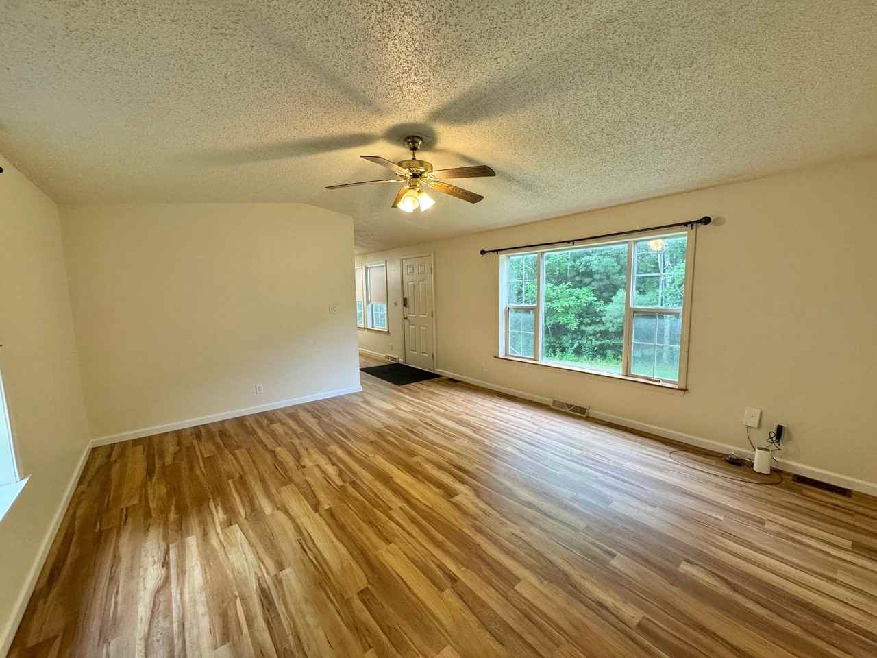 174 Airport Rd - Photo 4 of 15
