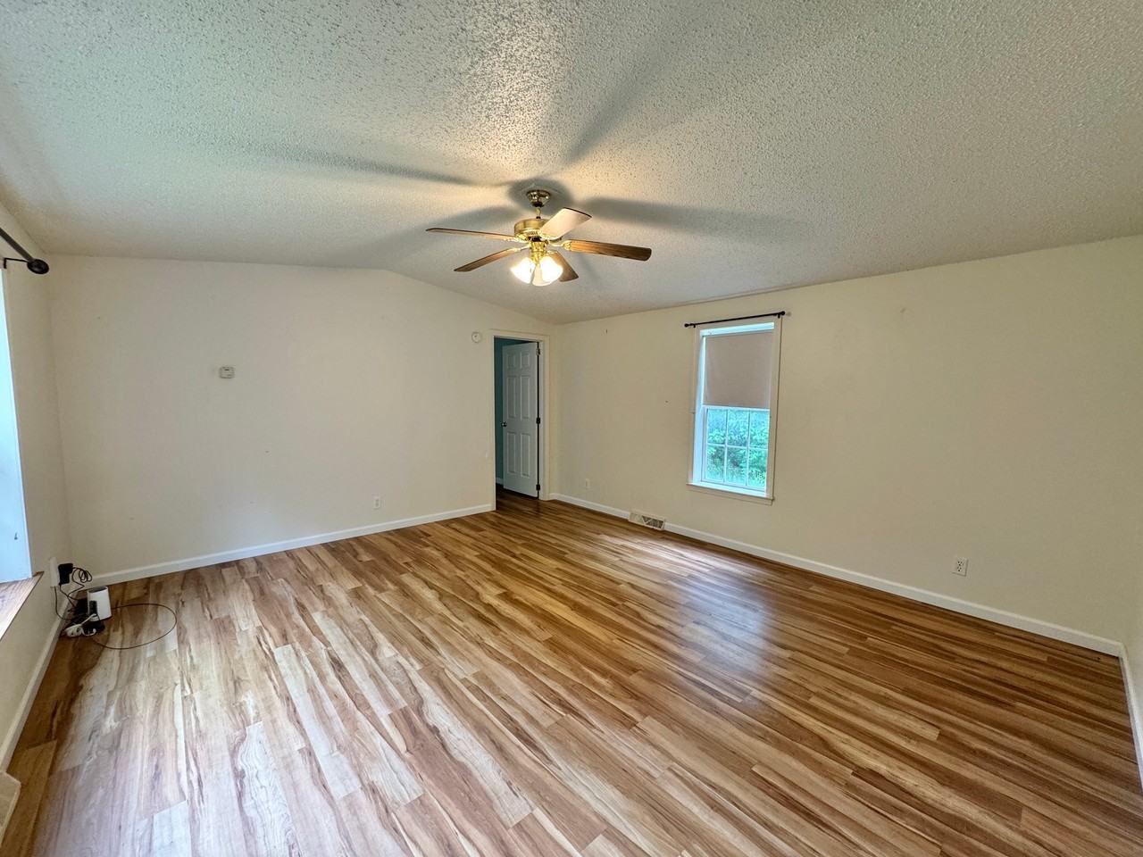 174 Airport Rd - Photo 5 of 15