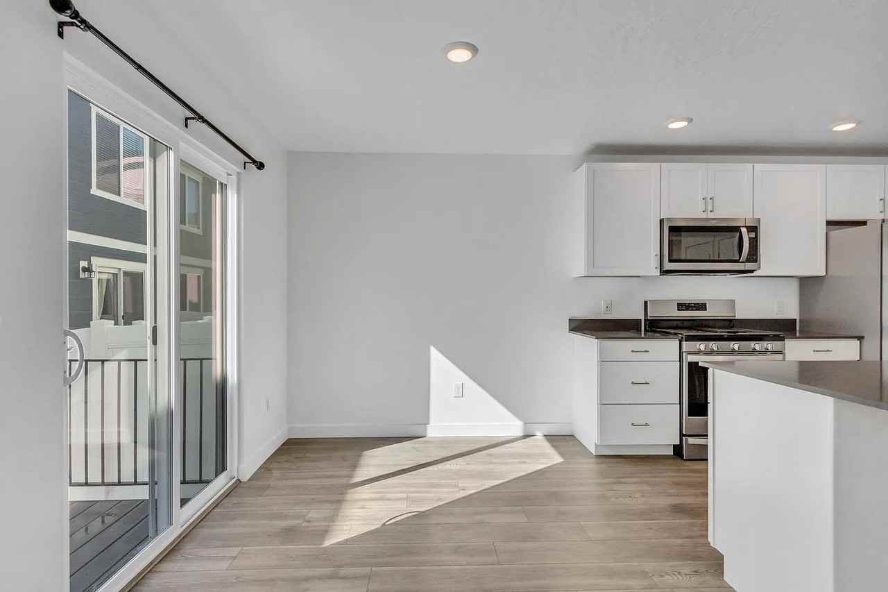 1077 E Jack Dr - Photo 6 of 20
