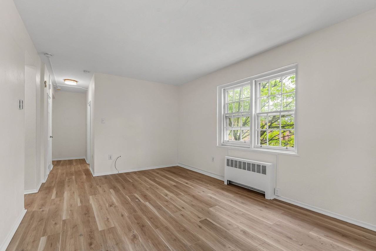 734 North Ter - Photo 4 of 11
