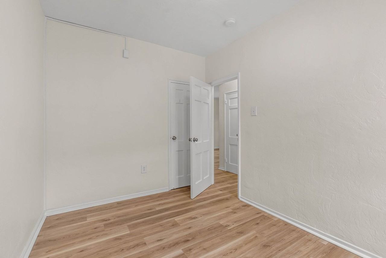 734 North Ter - Photo 6 of 11