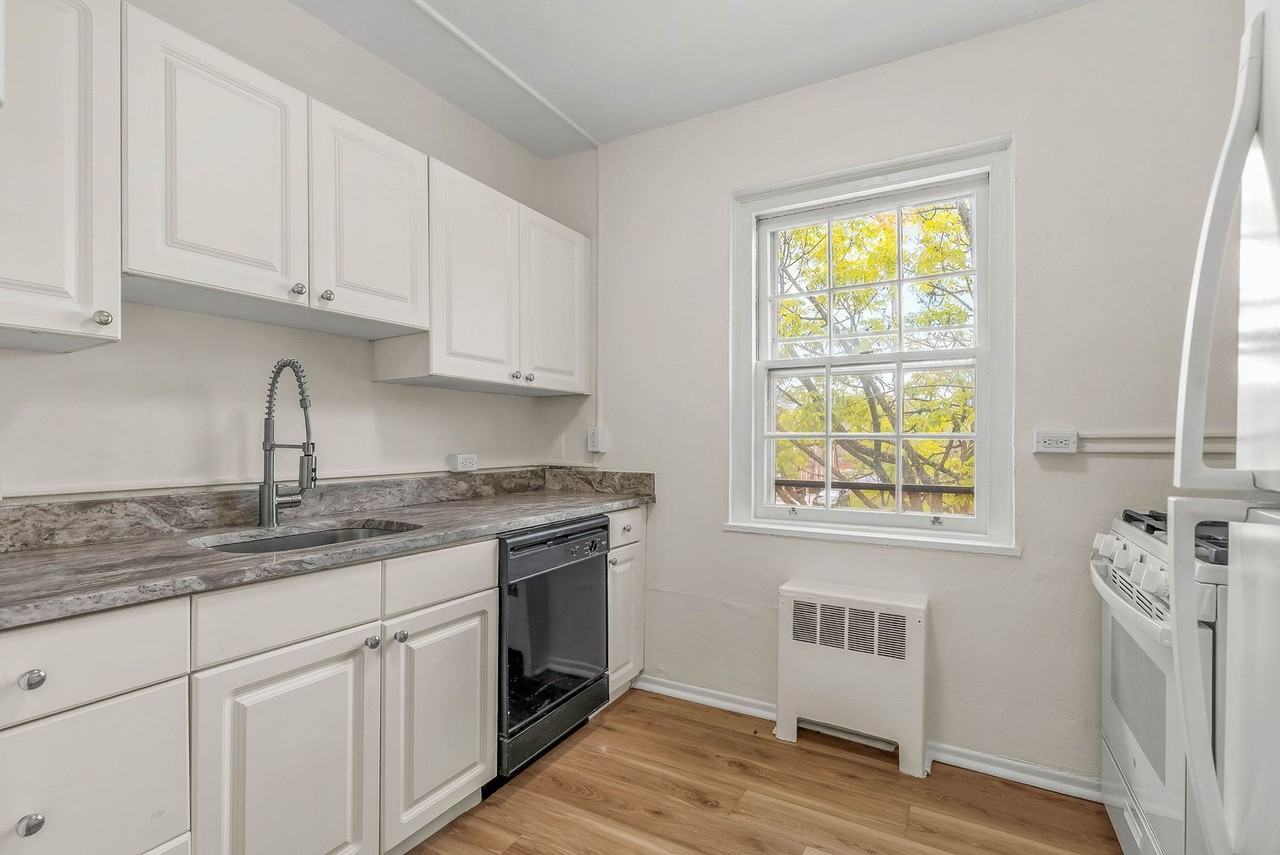 734 North Ter - Photo 7 of 11