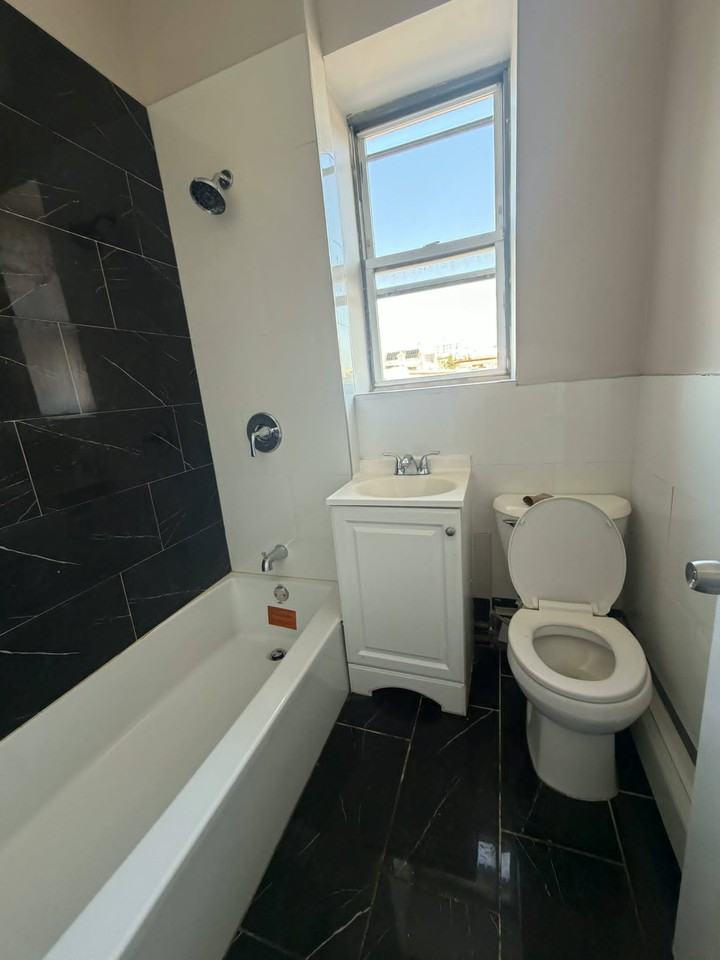 171 Delaware Ave #11 - Photo 5 of 8