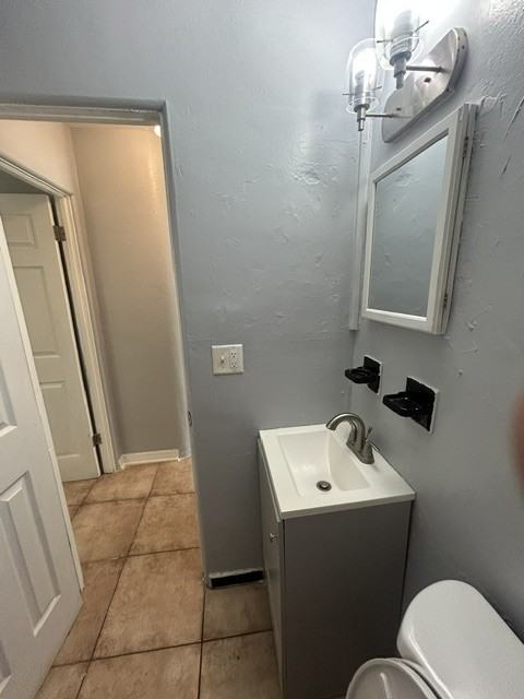 2122 Woods St #2 - Photo 3 of 5