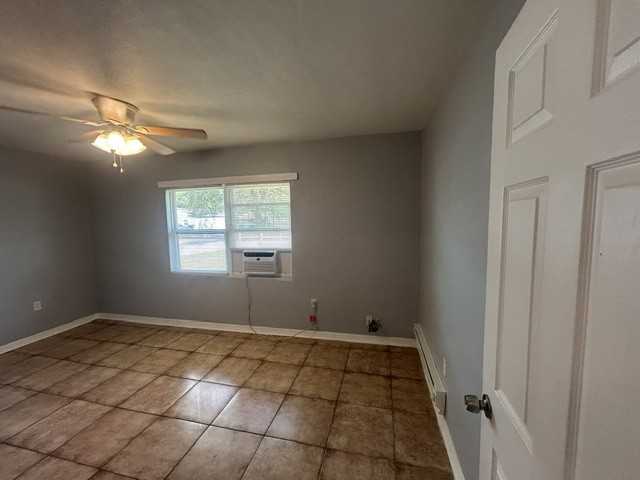 2122 Woods St #2 - Photo 5 of 5