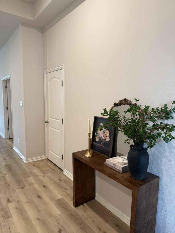 1072 Tara Ct #NA - Photo 4 of 34