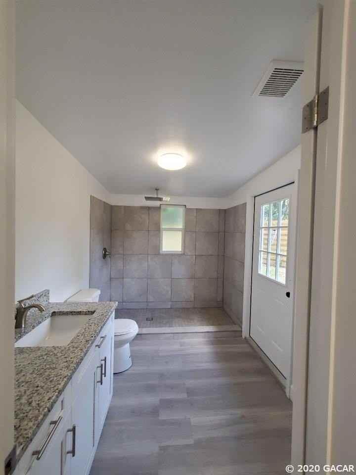 1115 Ne 5th Pl #NA - Photo 2 of 19