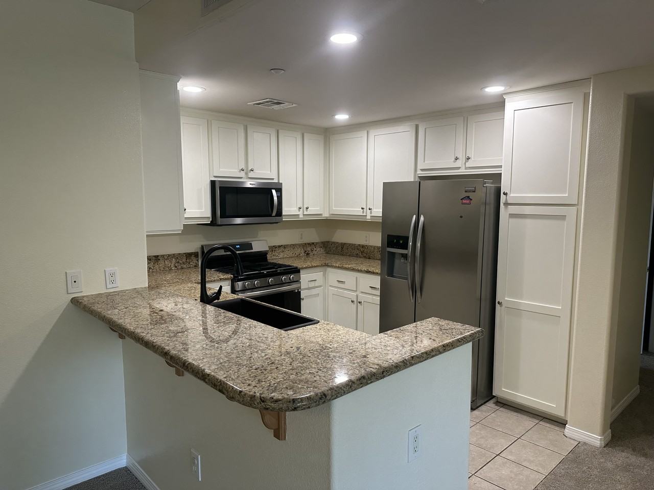 Riverdale Ct #709 - Photo 4 of 9