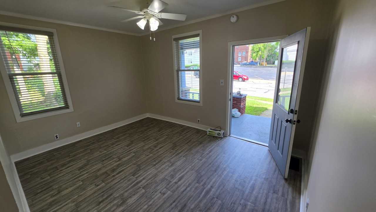 802 Salem St #4 - Photo 3 of 9