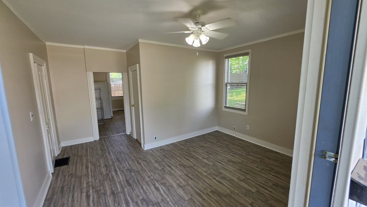 802 Salem St #4 - Photo 7 of 9