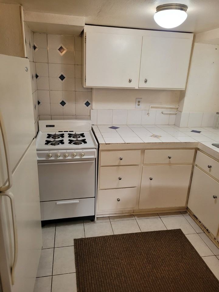 1227 Oak Grove Dr #1 - Photo 3 of 20