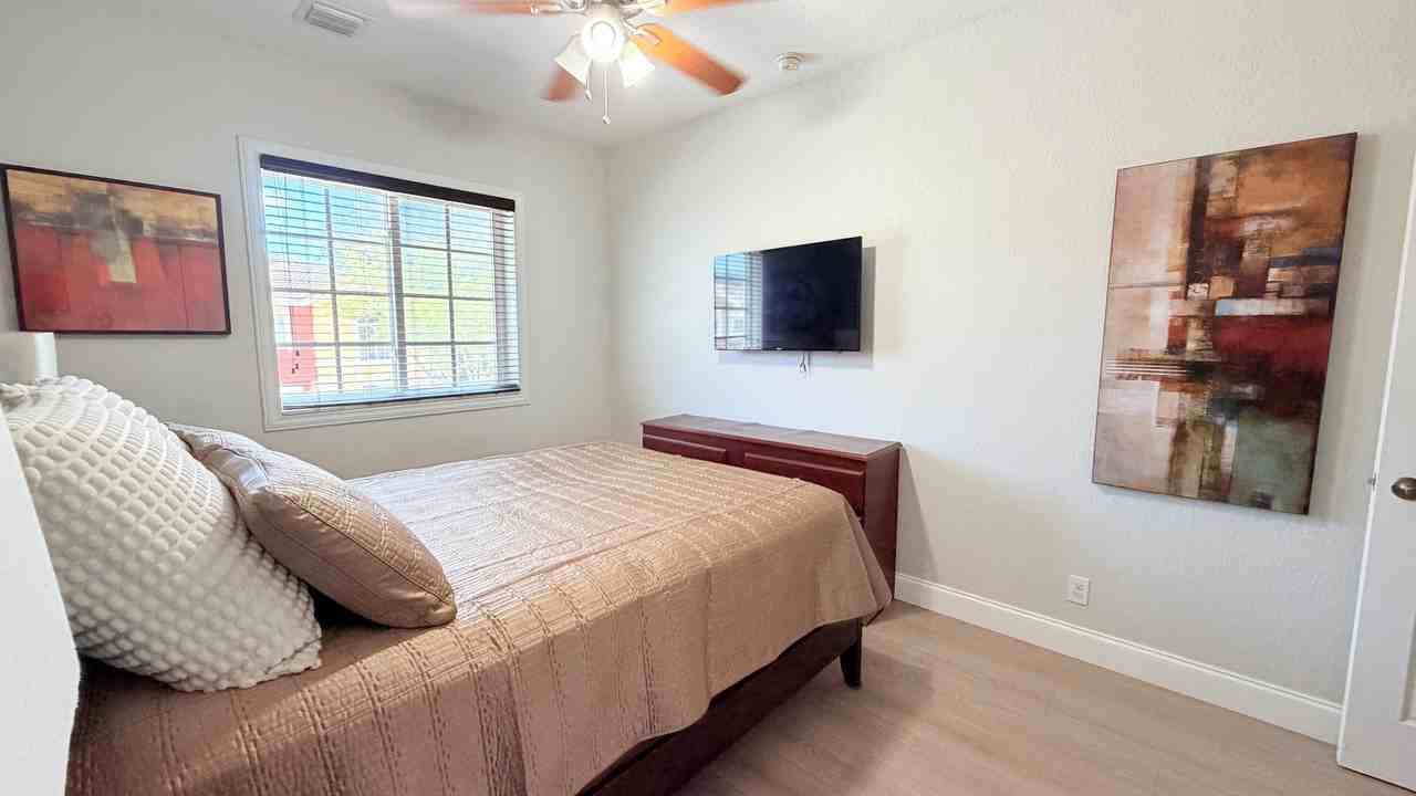5333 Sw 40th Ave - Photo 3 of 14