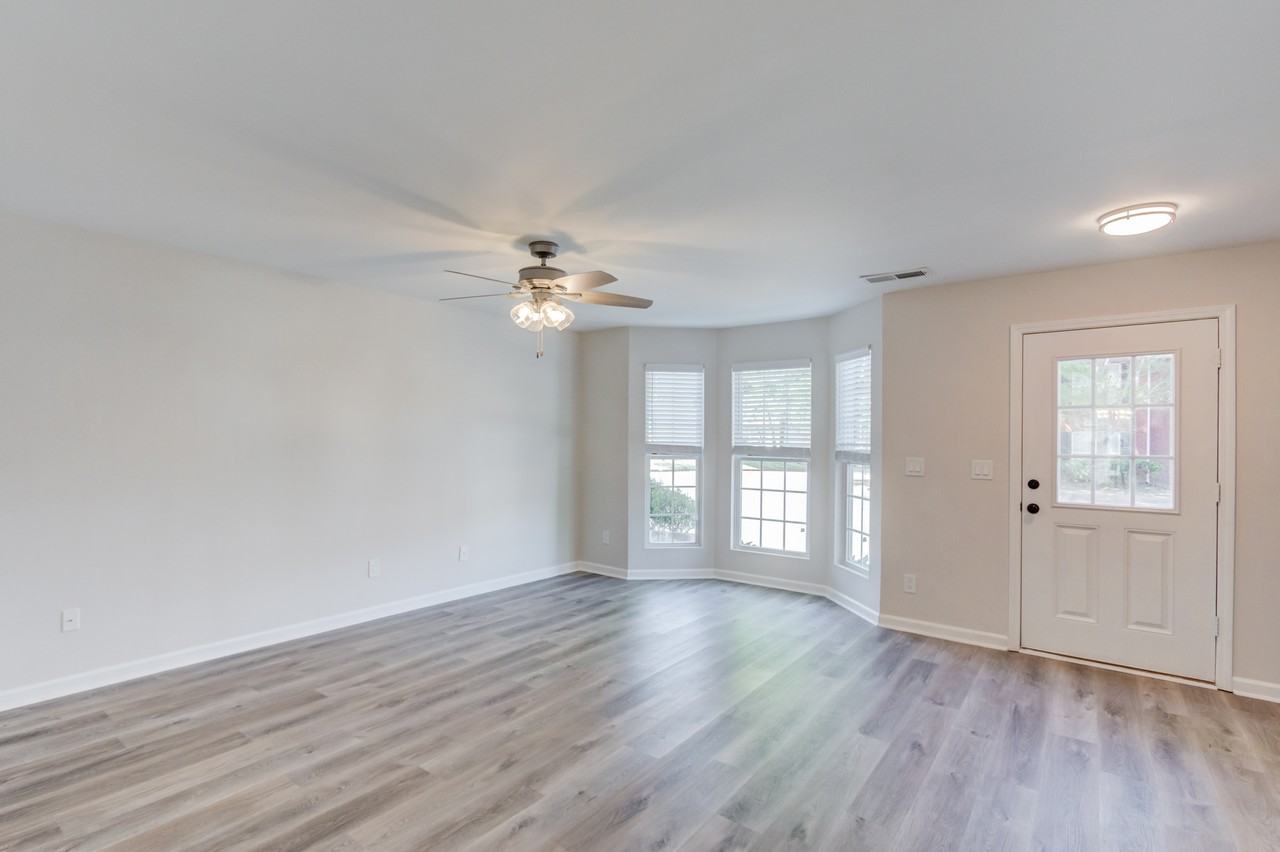 2776 Valley Green Dr - Photo 5 of 20