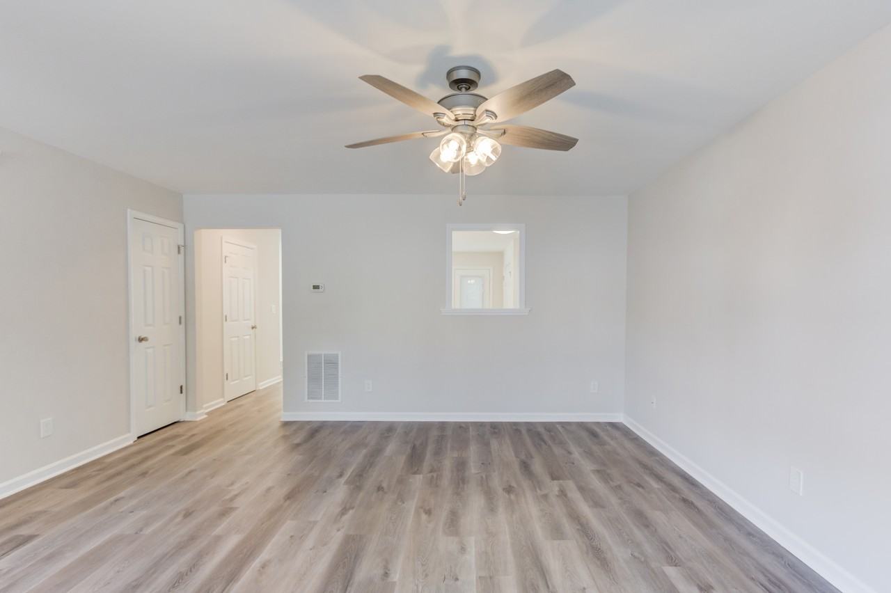 2776 Valley Green Dr - Photo 4 of 20