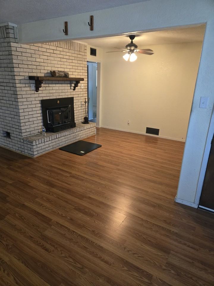 2591 Begonia St #NA - Photo 3 of 22