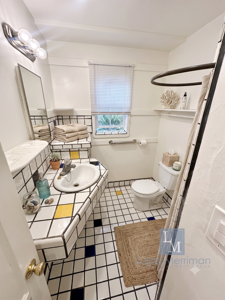 4109 East Ocean Boulevard #2 - Photo 3 of 5