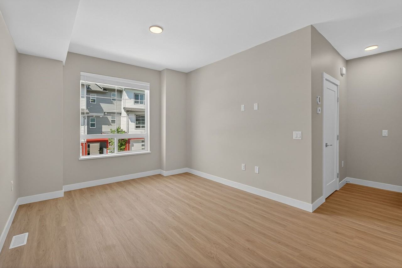 4025 Gellatly Road South #180 - Photo 6 of 27