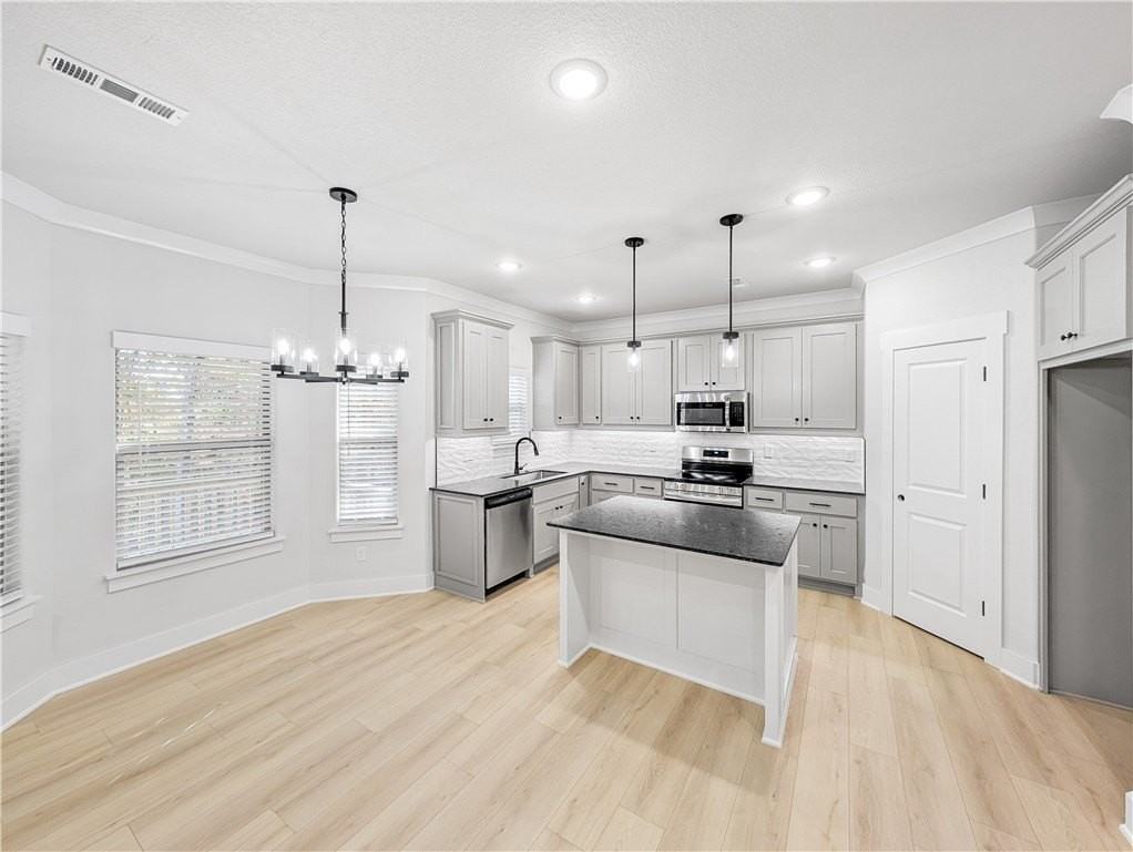 100 Selkirk Dr - Photo 7 of 26