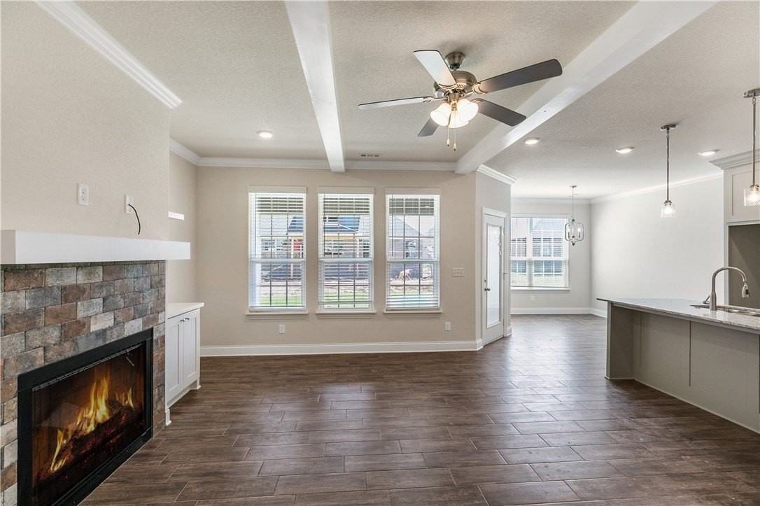 411 Linda Ln - Photo 2 of 30