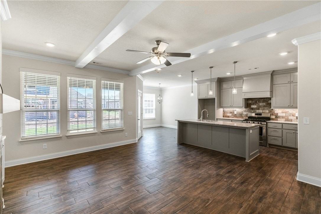 411 Linda Ln - Photo 3 of 30