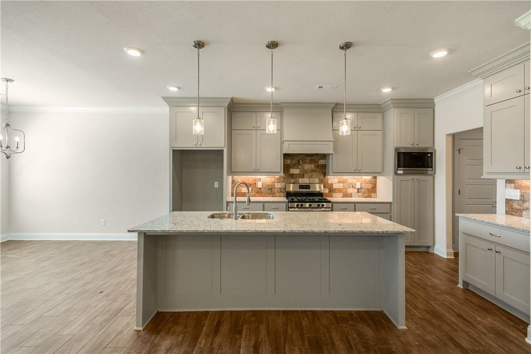 411 Linda Ln - Photo 5 of 30