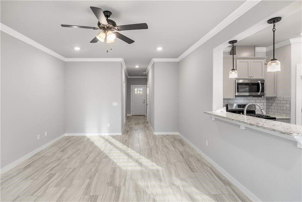 410 Peach Ave - Photo 5 of 34