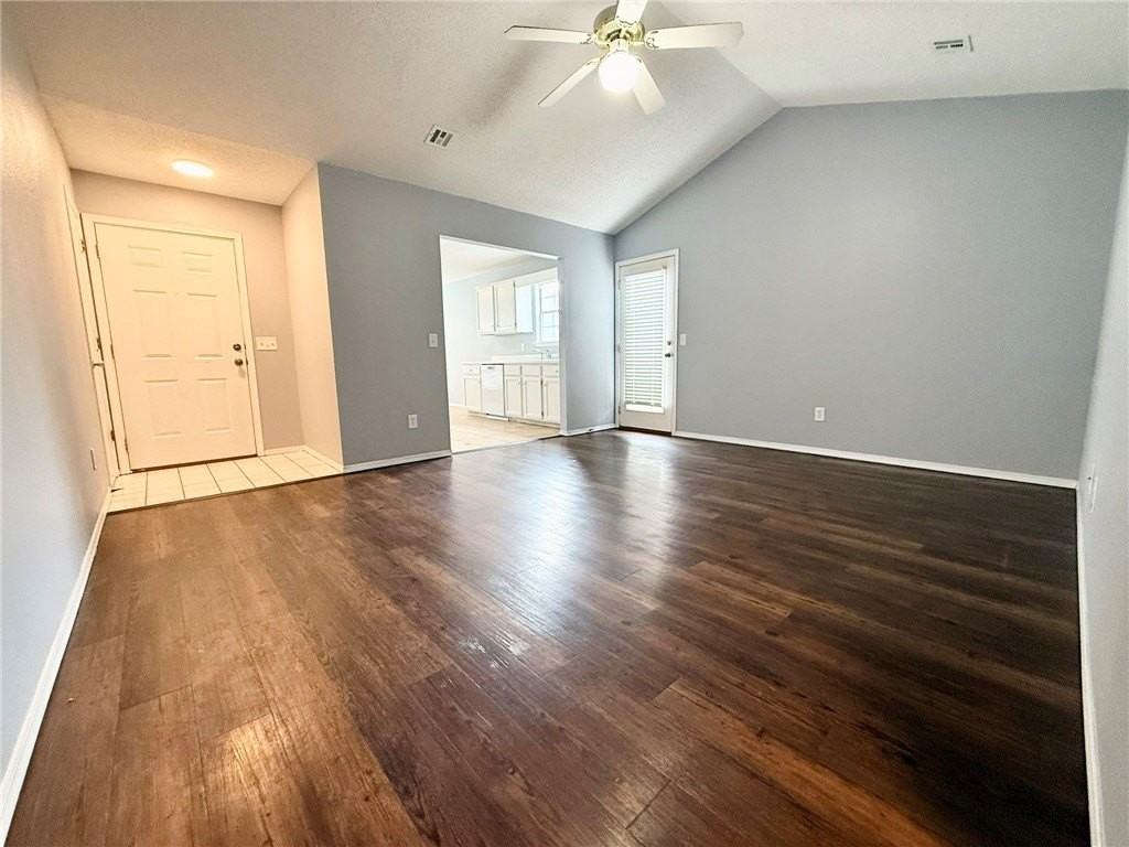 3102 Ne 12th St - Photo 2 of 17