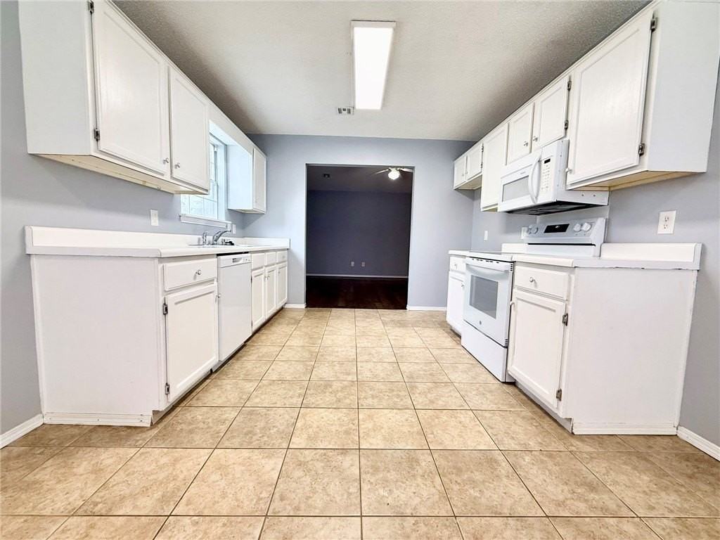 3102 Ne 12th St - Photo 3 of 17