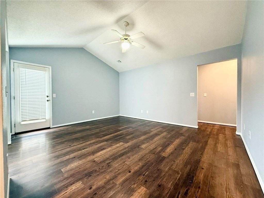3102 Ne 12th St - Photo 5 of 17