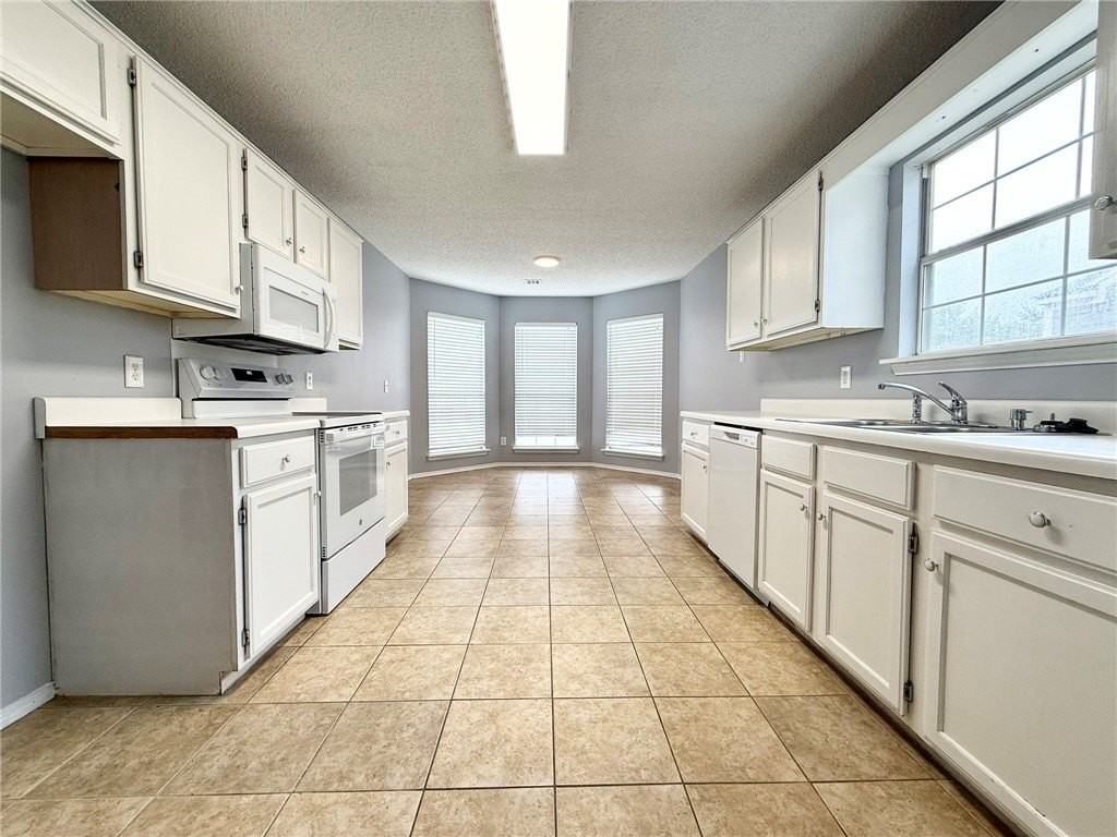 3102 Ne 12th St - Photo 7 of 17