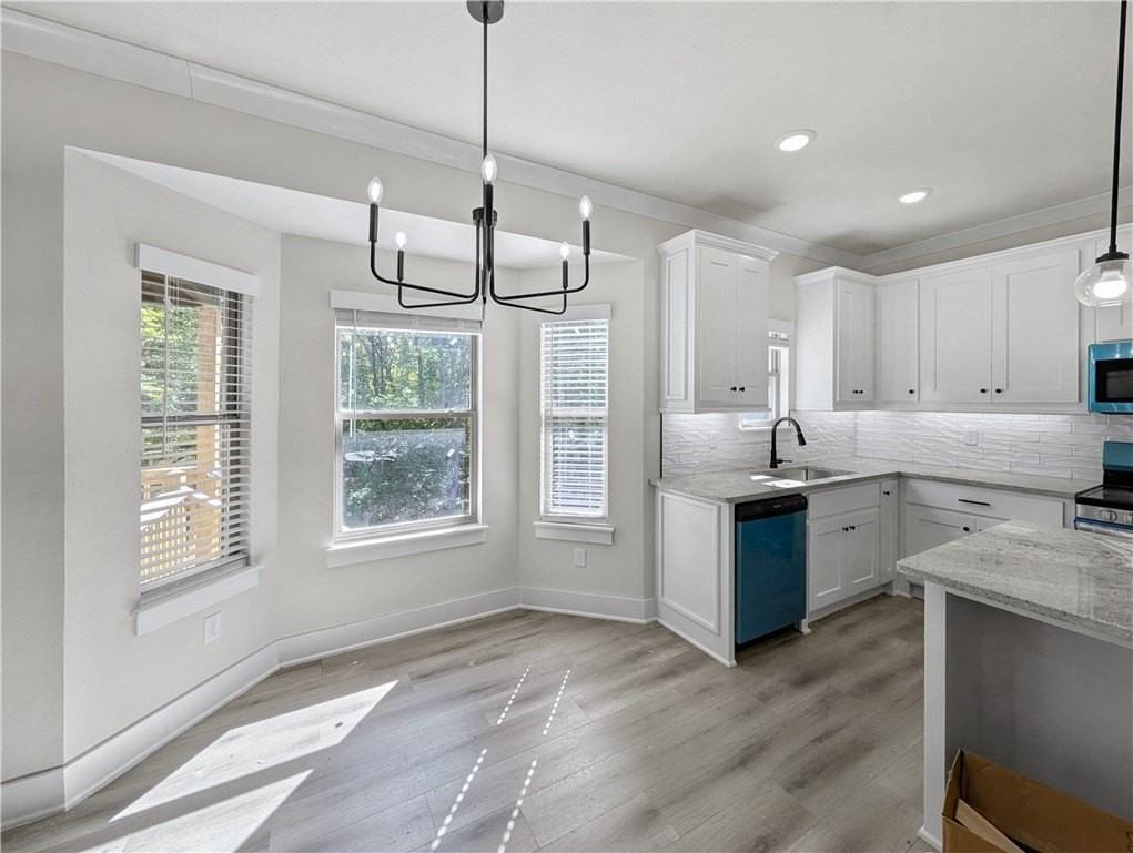 284 Stoneykirk Dr - Photo 4 of 22