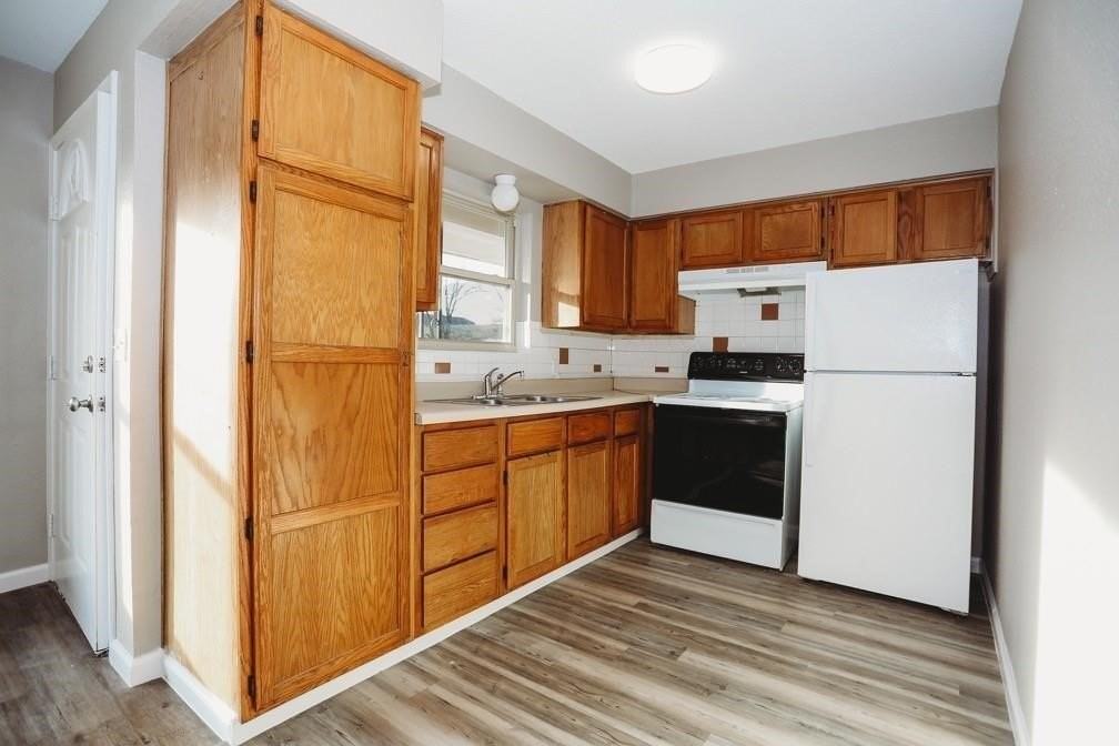 494 N Main St - Photo 5 of 16