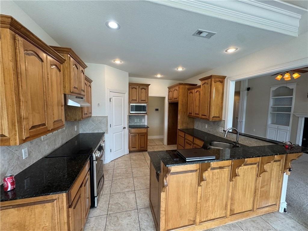 407 Lyndal Ln - Photo 6 of 41
