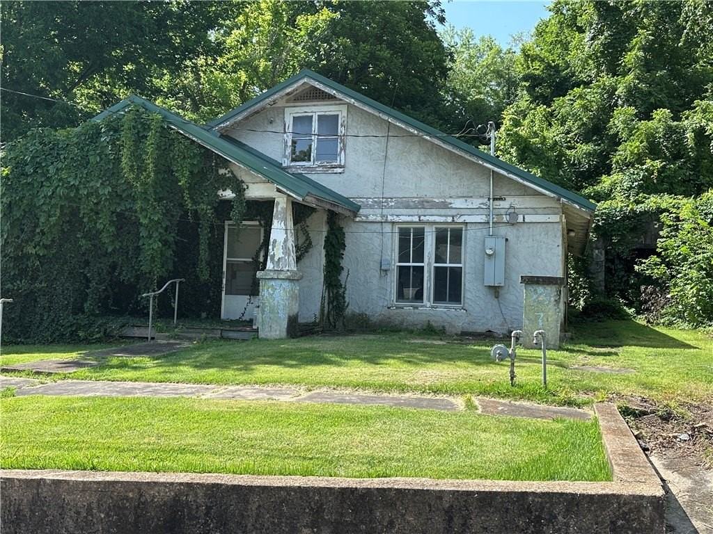 614 W Central Ave - Photo 2 of 4