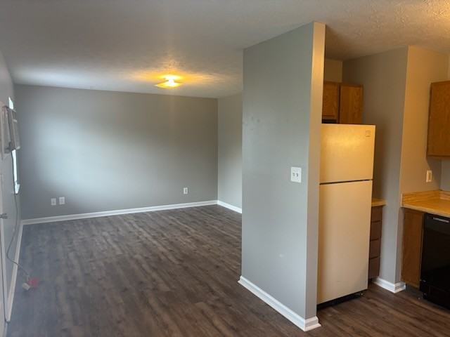 486 Britton Ave #3 - Photo 5 of 11
