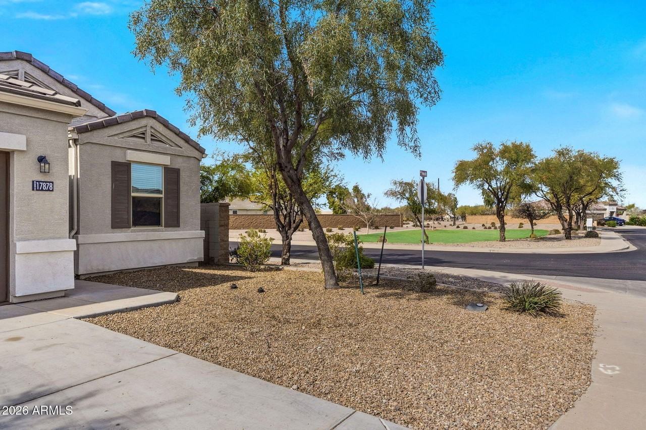 17878 N Pietra Rd - Photo 2 of 28