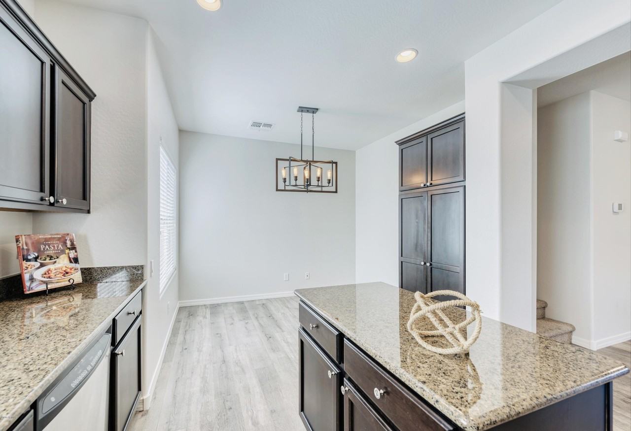 21130 N 36th Pl - Photo 2 of 27