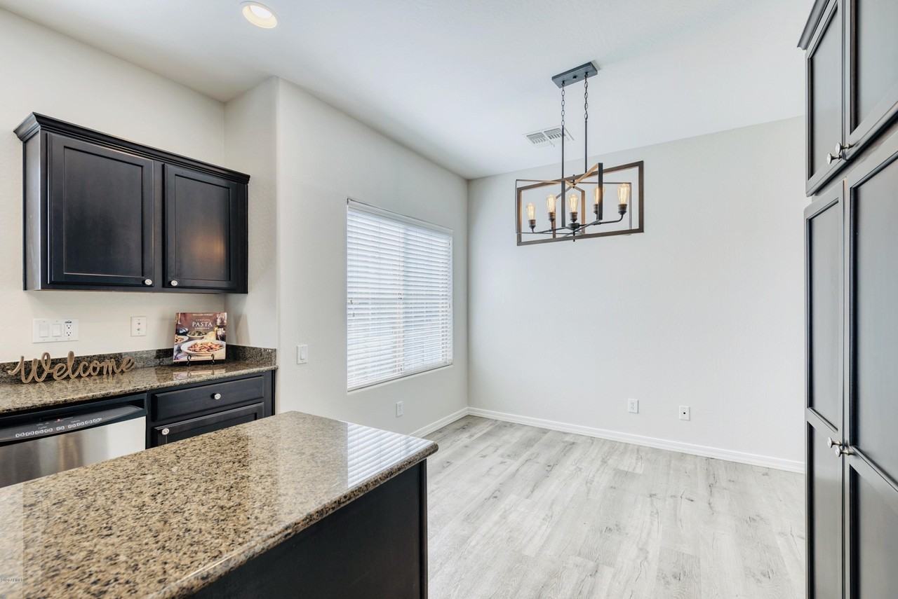 21130 N 36th Pl - Photo 5 of 27