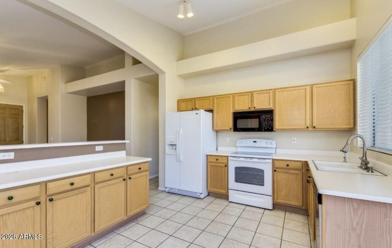 5458 W Milky Way - Photo 4 of 19