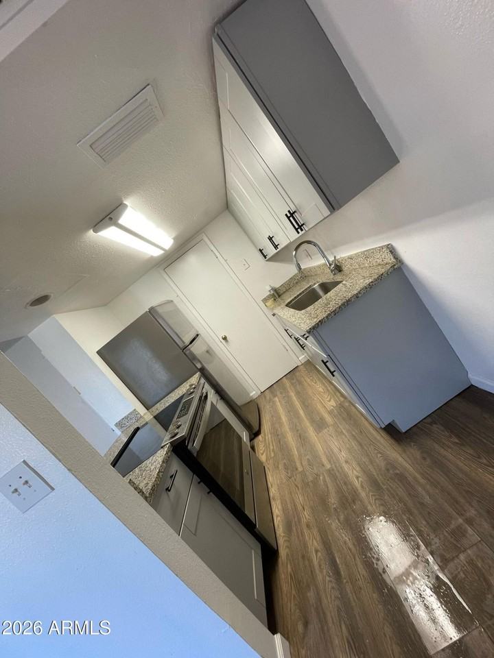 6726 W Monterosa St - Photo 5 of 7
