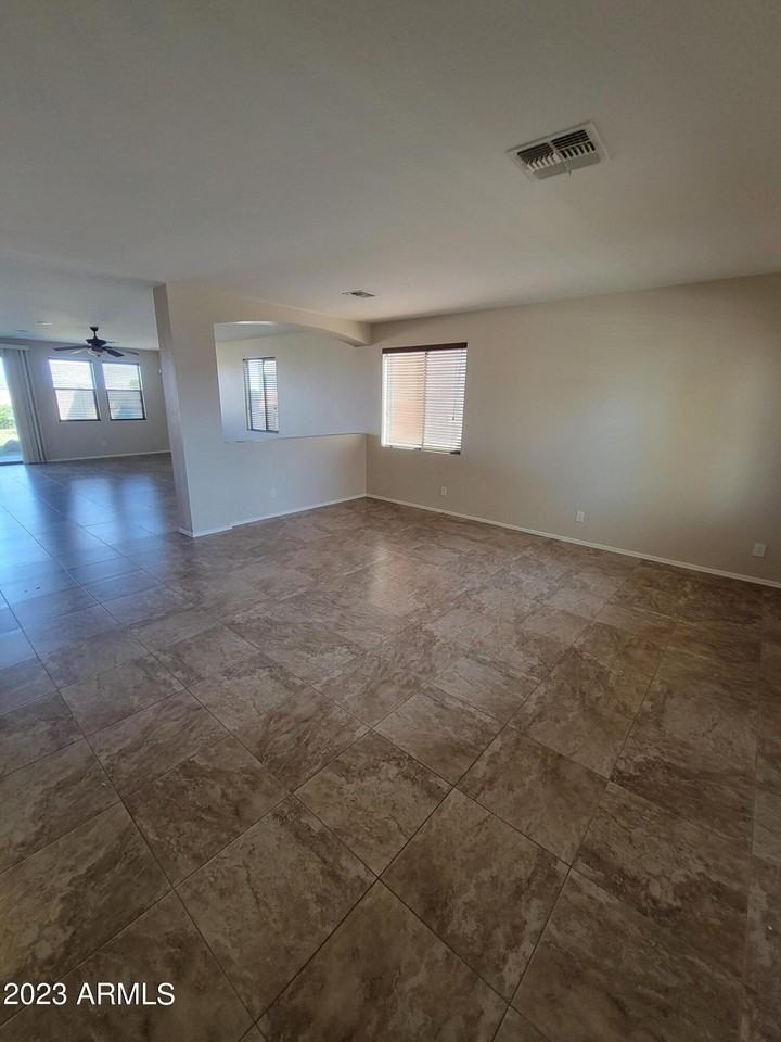 12050 W Carlota Ln - Photo 5 of 20