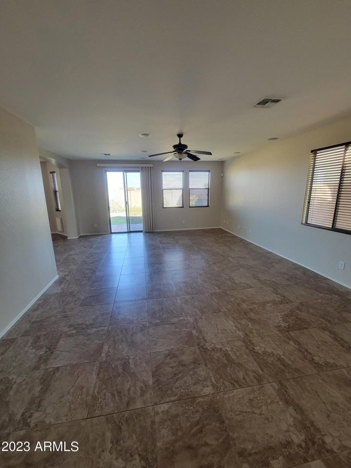 12050 W Carlota Ln - Photo 7 of 20