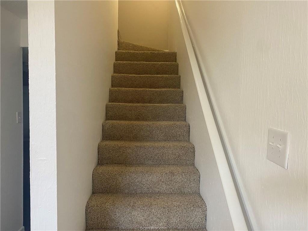 4401 Carter Creek Pkwy #13 - Photo 5 of 7