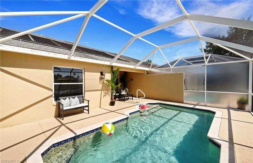 8216 Ibis Cove Cir #B215 - Photo 3 of 30
