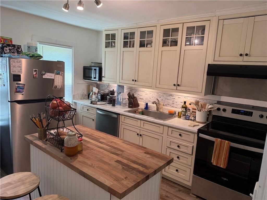 69 Averill Ave - Photo 2 of 26