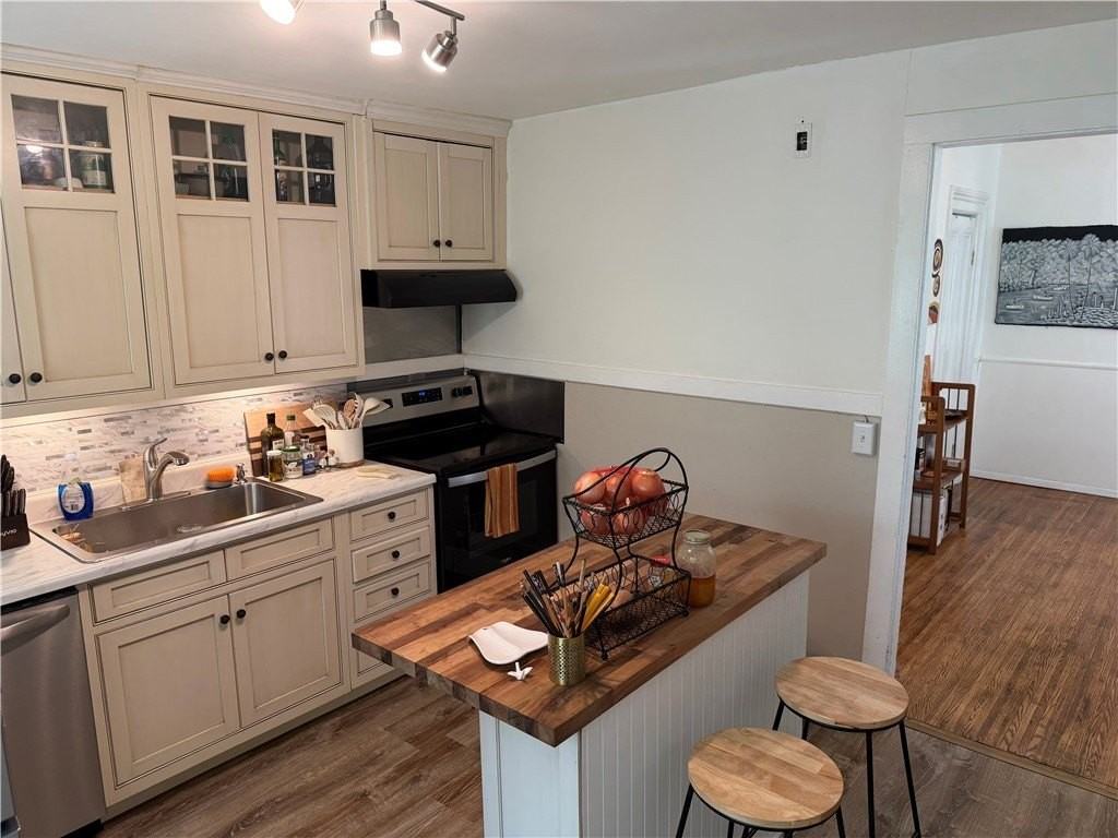 69 Averill Ave - Photo 4 of 26