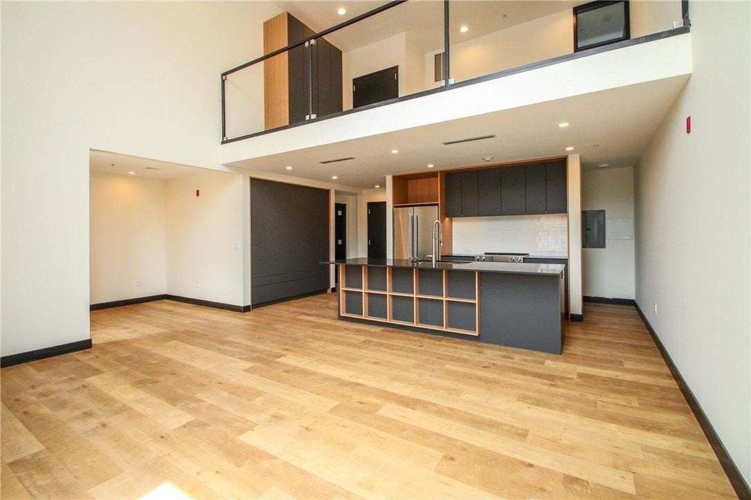 33 Russell St #202 - Photo 6 of 30